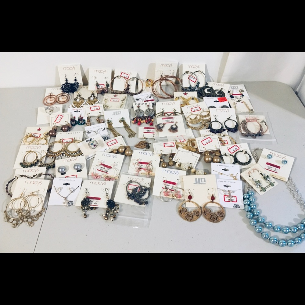💍 Macy’s Jewelry Lot Of 54 Pieces